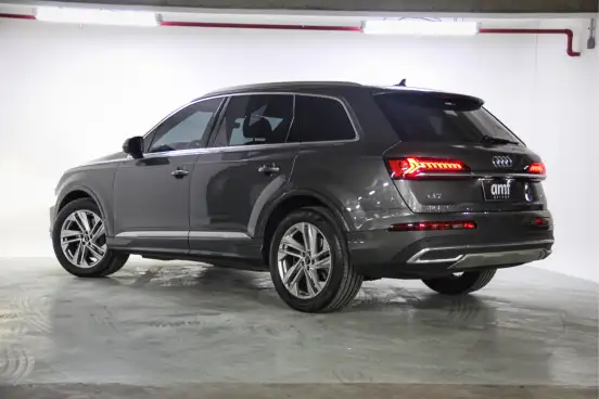 AUDI-Q7-2022