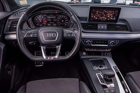 AUDI-SQ5-2018
