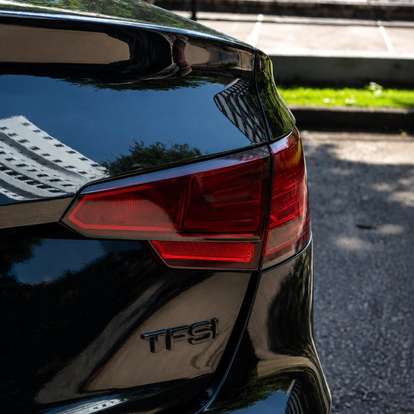 AUDI-A4-2017