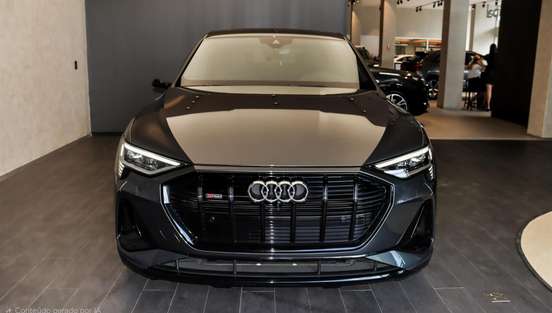 AUDI-E-TRON-2023