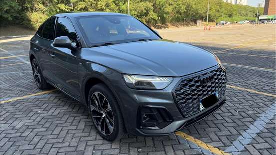AUDI-Q5-2021