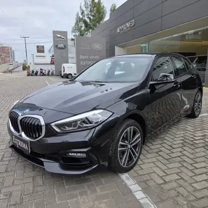BMW-118i-2022