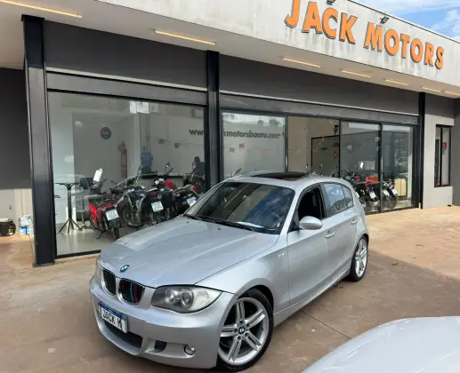 BMW 130i 3.0 SPORT HATCH 24V GASOLINA 4P AUTOMÁTICO BMW 130i 3.0 SPORT HATCH 24V GASOLINA 4P AUTOMÁTICO