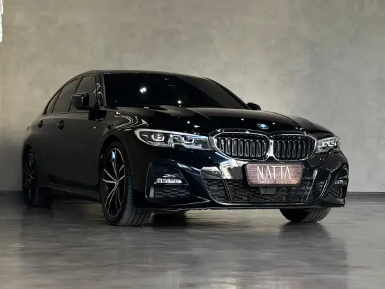 BMW-320i-2022
