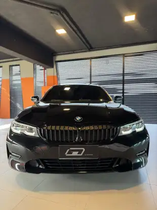 BMW-320i-2019