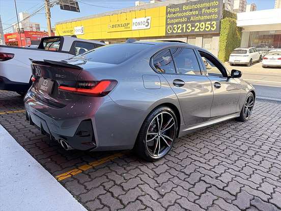 BMW-320i-2024