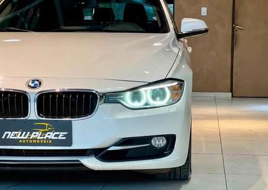 BMW-320i-2013