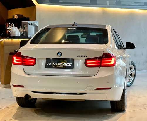 BMW-320i-2013