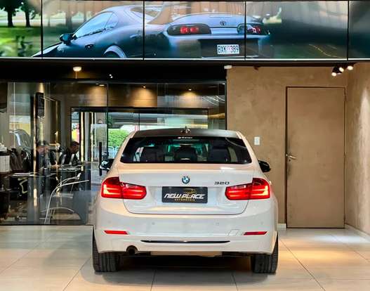 BMW-320i-2013