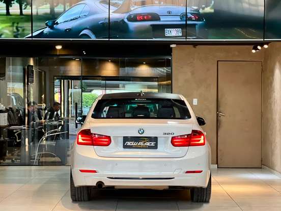 BMW-320i-2.0 16V TURBO GASOLINA 4P AUTOMÁTICO BMW-320i-2013