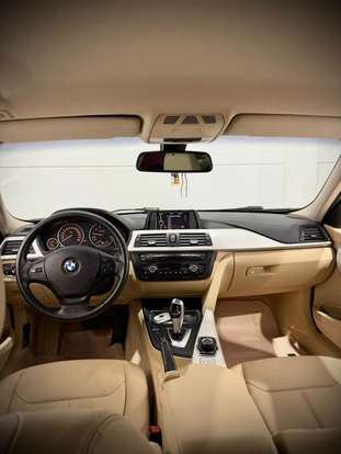 BMW-320i-2014