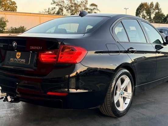 BMW-320i-2.0 SPORT 16V TURBO ACTIVE FLEX 4P AUTOMÁTICO BMW-320i-2015