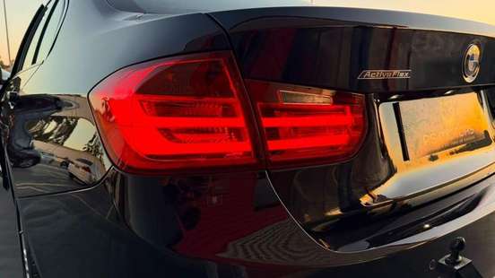 BMW-320i-2015