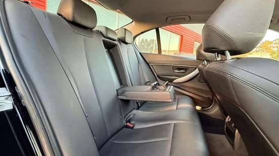 BMW-320i-2015