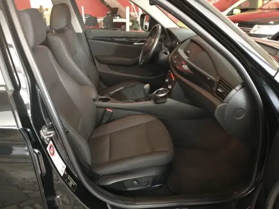 BMW-X1-2012