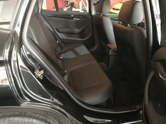 BMW-X1-2012