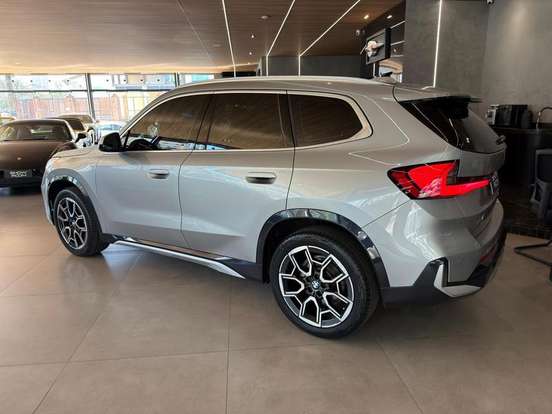 BMW-X1-2.0 16V TURBO GASOLINA SDRIVE20I X-LINE STEPTRONIC BMW-X1-2022