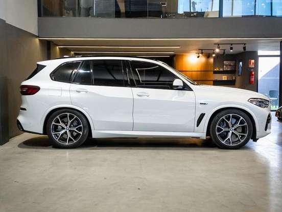 BMW-X5-3.0 I6 TURBO HÍBRIDO XDRIVE45E M SPORT AUTOMÁTICO BMW-X5-2022