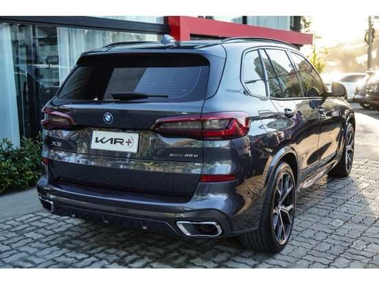 BMW-X5-2022