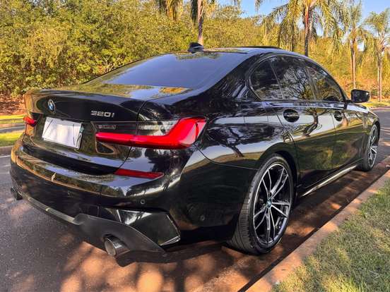 BMW-320i-2.0 16V TURBO FLEX M SPORT AUTOMÁTICO BMW-320i-2021