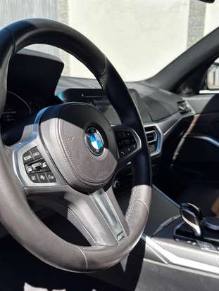 BMW-320i-2020