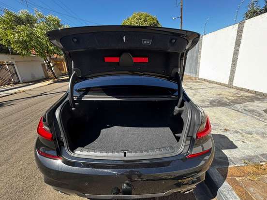 BMW-320i-2.0 16V TURBO GASOLINA M SPORT AUTOMÁTICO BMW-320i-2020