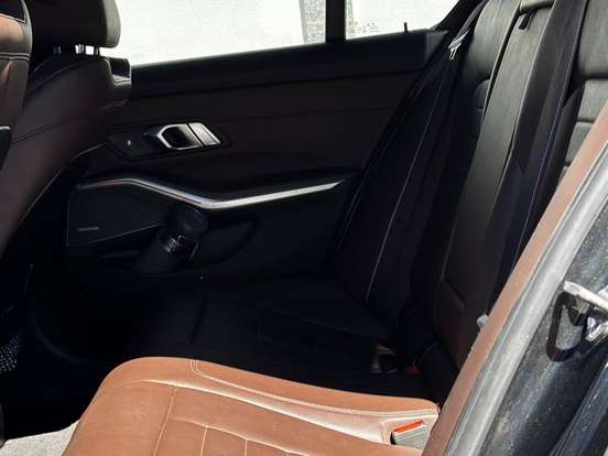 BMW-320i-2.0 16V TURBO GASOLINA M SPORT AUTOMÁTICO BMW-320i-2020