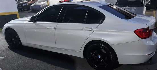 BMW-320i-2015