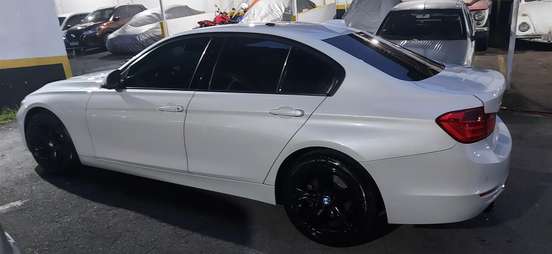 BMW-320i-2015