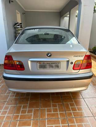 BMW-320i-2004
