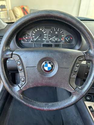 BMW-320i-2004