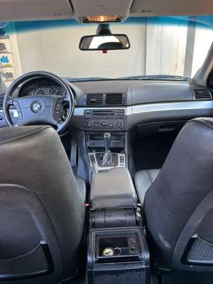 BMW-320i-2004