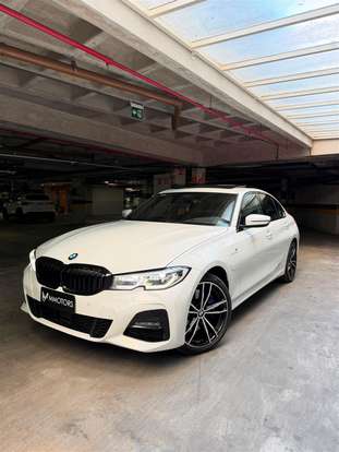 BMW-330e-2020