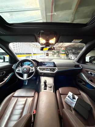 BMW-330e-2020