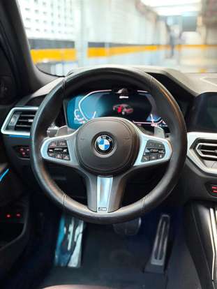 BMW-330e-2020