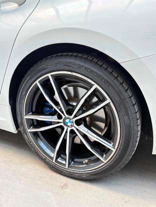 BMW-330e-2020