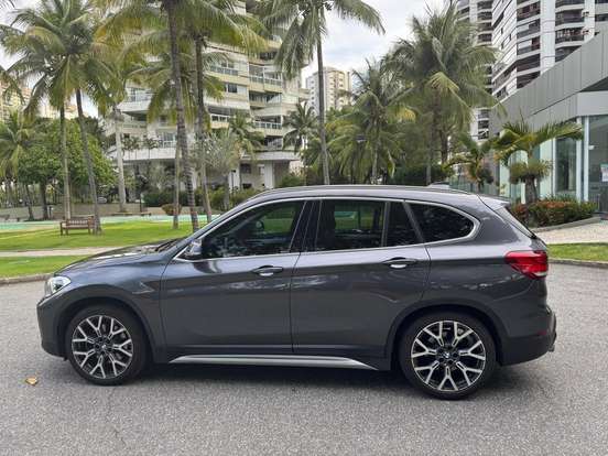 BMW-X1-2.0 16V TURBO ACTIVEFLEX SDRIVE20I X-LINE 4P AUTOMÁTICO BMW-X1-2022
