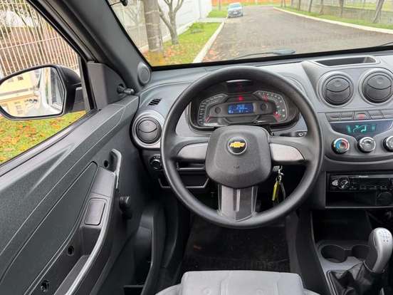 CHEVROLET-MONTANA-2013