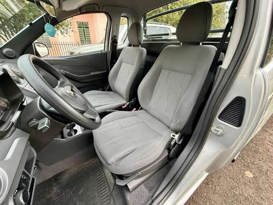 CHEVROLET-MONTANA-2013