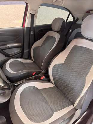 CHEVROLET-ONIX-2015