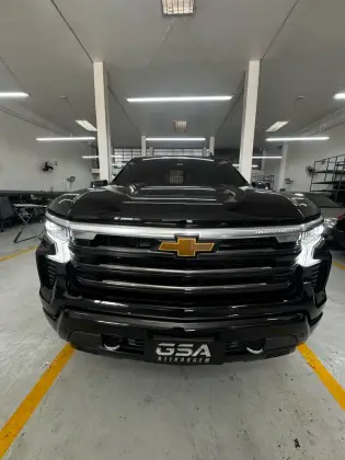 CHEVROLET SILVERADO 5.3 V8 GASOLINA 1500 HIGH COUNTRY 4X4 AUTOMÁTICO CHEVROLET SILVERADO 5.3 V8 GASOLINA 1500 HIGH COUNTRY 4X4 AUTOMÁTICO