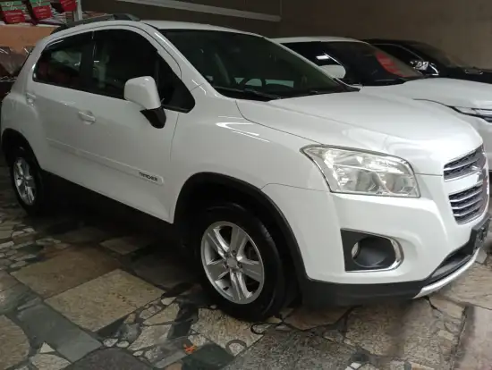 CHEVROLET-TRACKER-2015