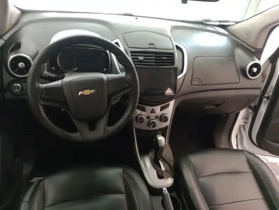 CHEVROLET-TRACKER-2015