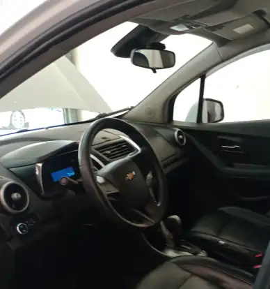 CHEVROLET-TRACKER-2015