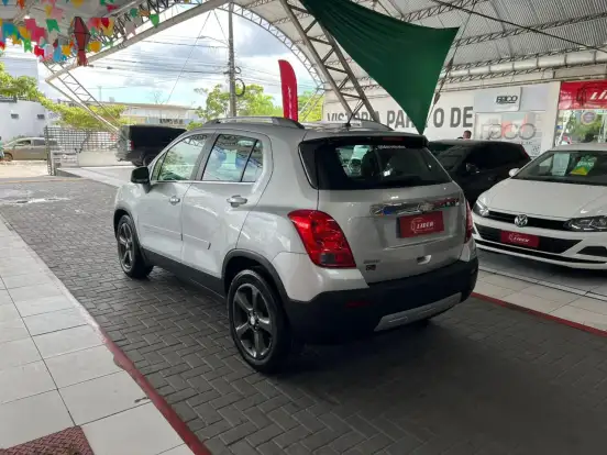 CHEVROLET-TRACKER-2015