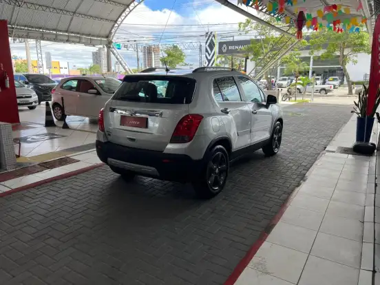 CHEVROLET-TRACKER-2015