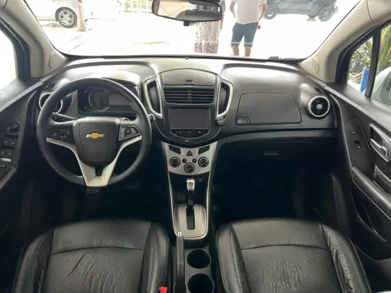 CHEVROLET-TRACKER-2015