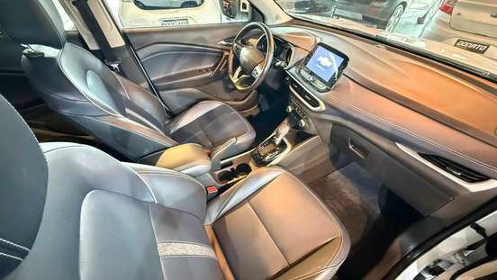 CHEVROLET-TRACKER-2025