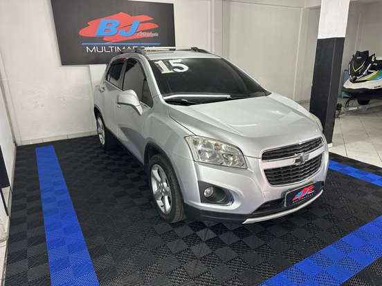 CHEVROLET-TRACKER-2015
