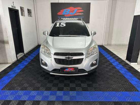 CHEVROLET-TRACKER-2015